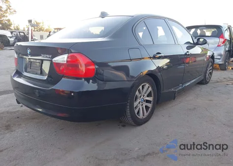 2006 BMW 325I z USA, uszkodzony, nr VIN WBAVB17546NK40667